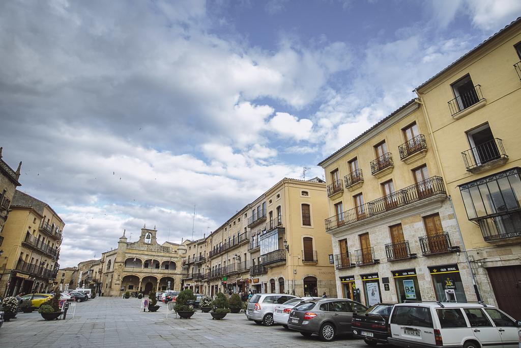 Hostal Plaza Ciudad-Rodrigo Esterno foto